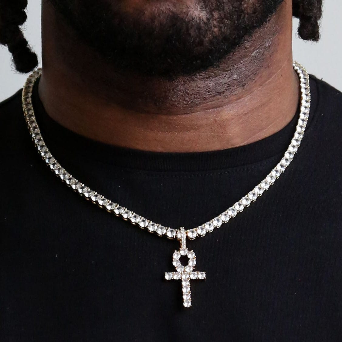 ZERNO Diamond Anhk Cross Pendant in Gold / White Gold