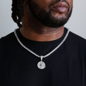 zerno Diamond Compass Pendant in Gold / White Gold