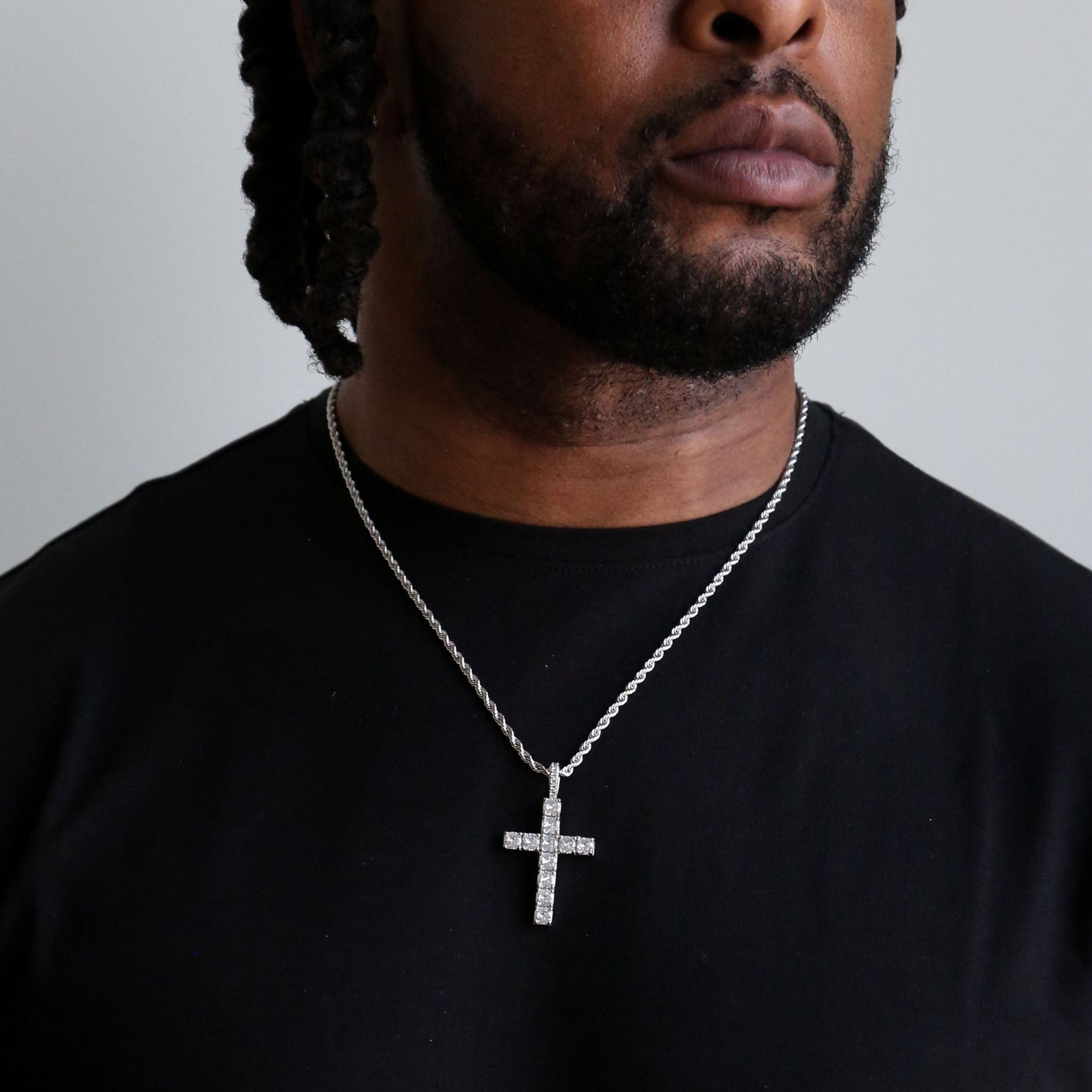 zerno Diamond Cross Pendant in Gold / White Gold