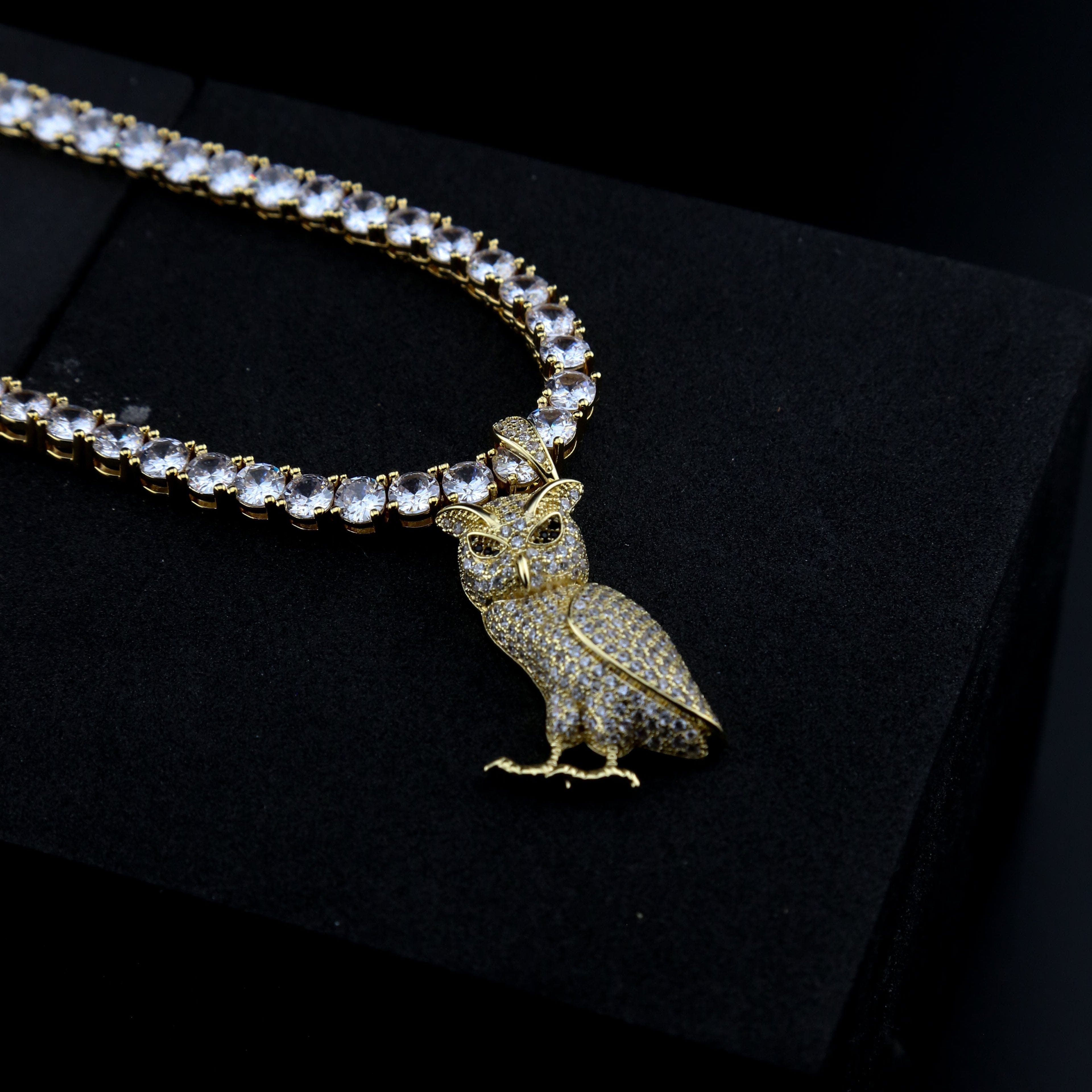 ZERNO Diamond Owl Pendant in Gold / White Gold