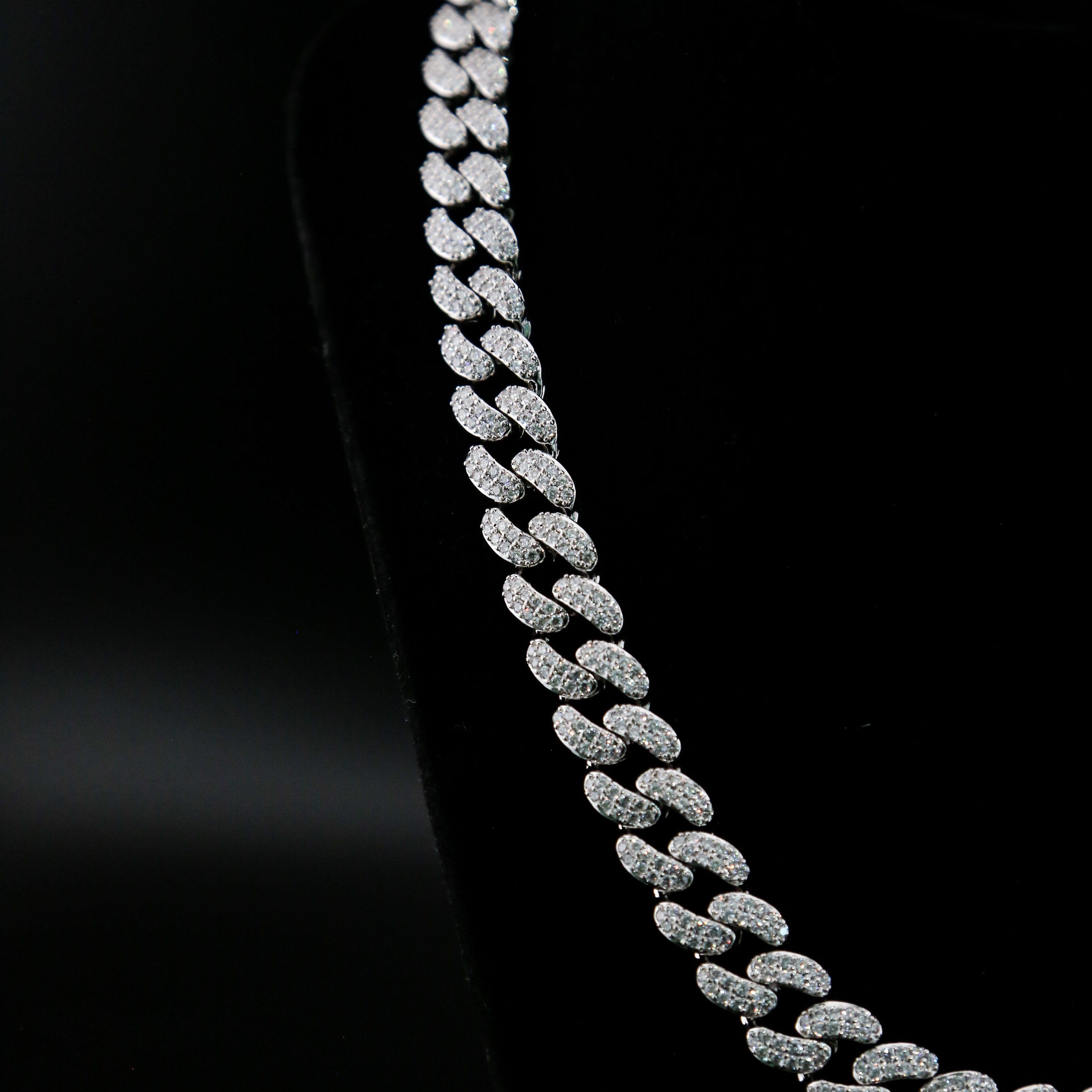 zerno Iced Cuban Link Chain in White Gold - 12mm