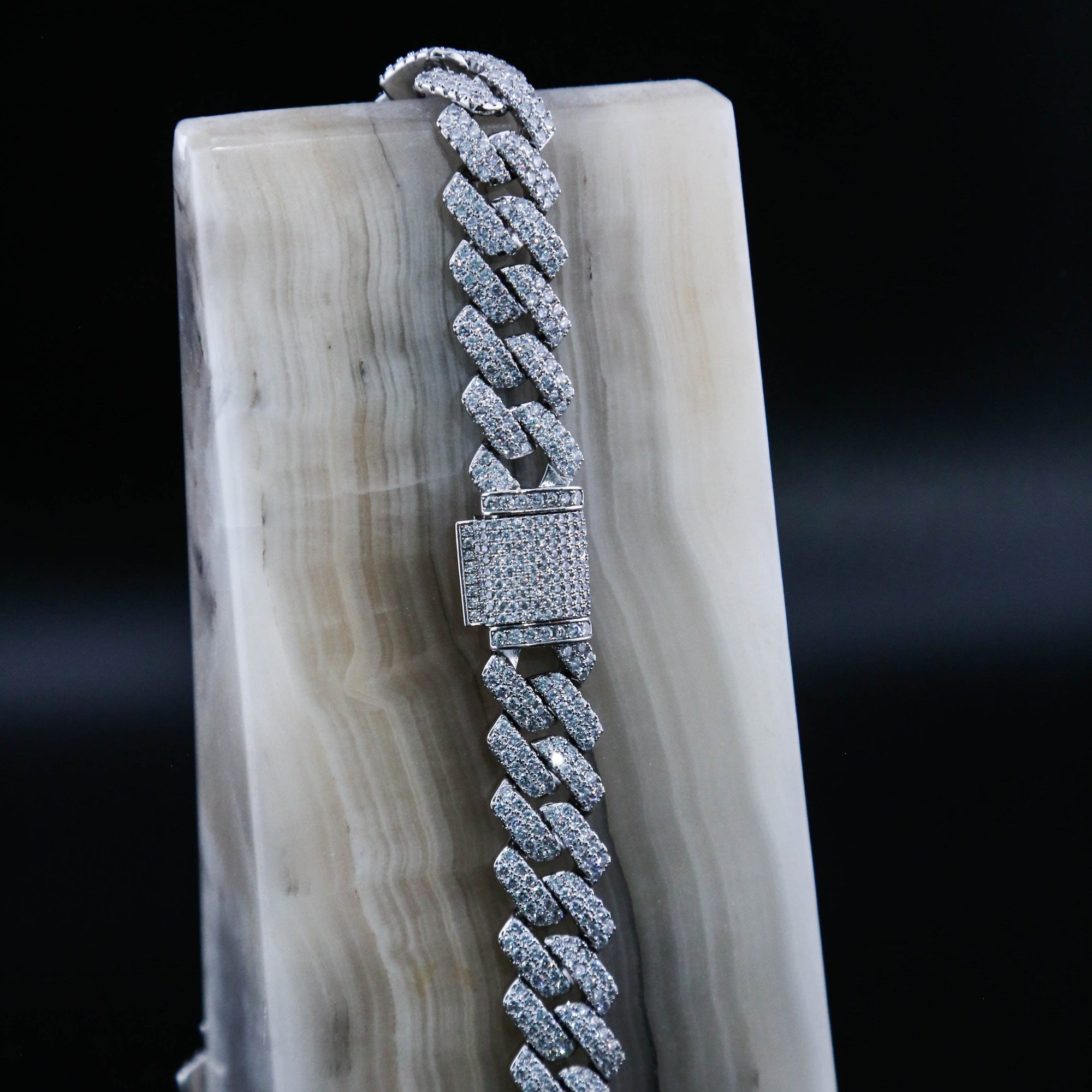 zerno Iced Prong Cuban Link Chain in White Gold - 12mm