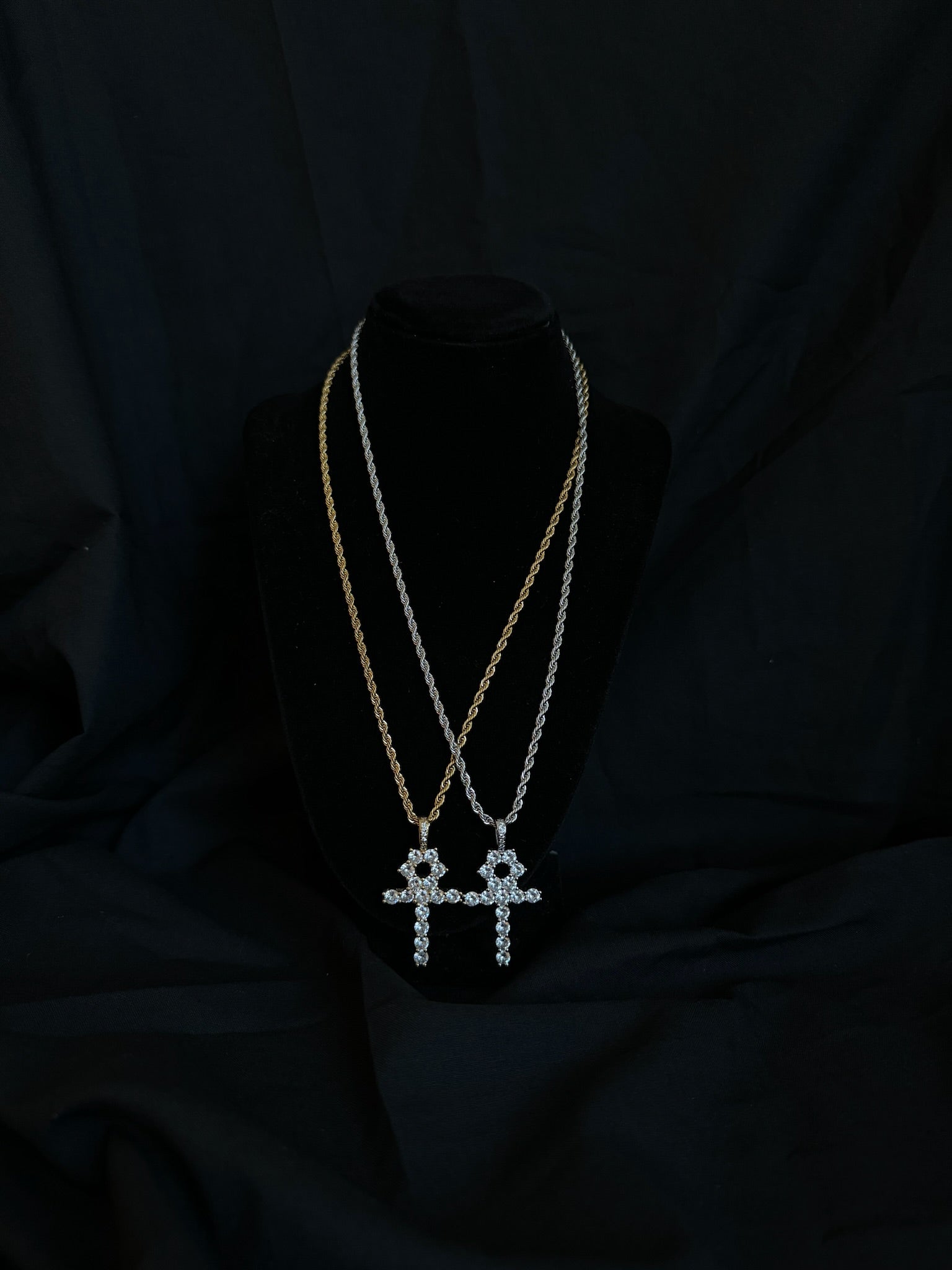 Diamond Anhk Cross Pendant in Gold / White Gold