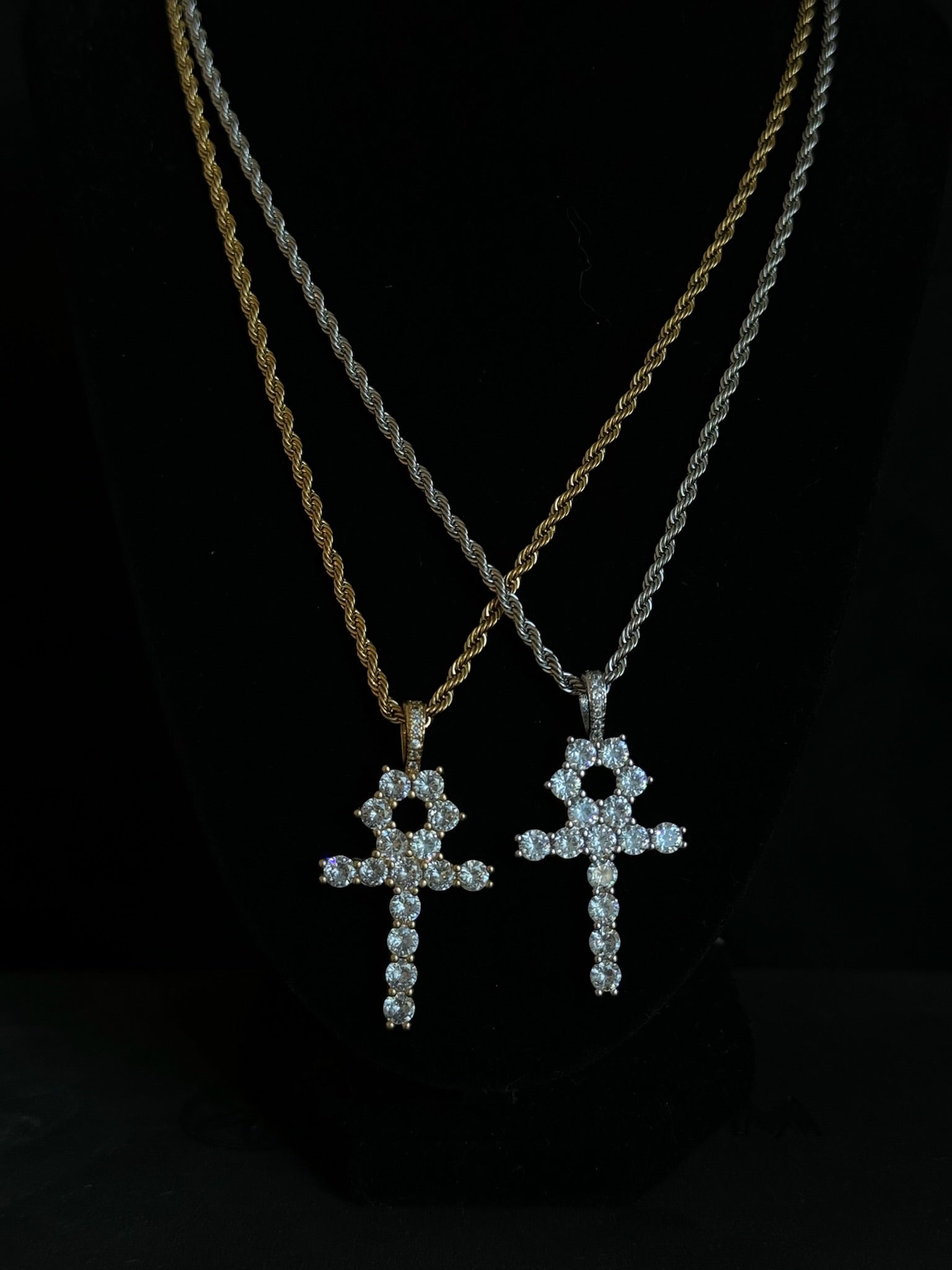 Diamond Anhk Cross Pendant in Gold / White Gold