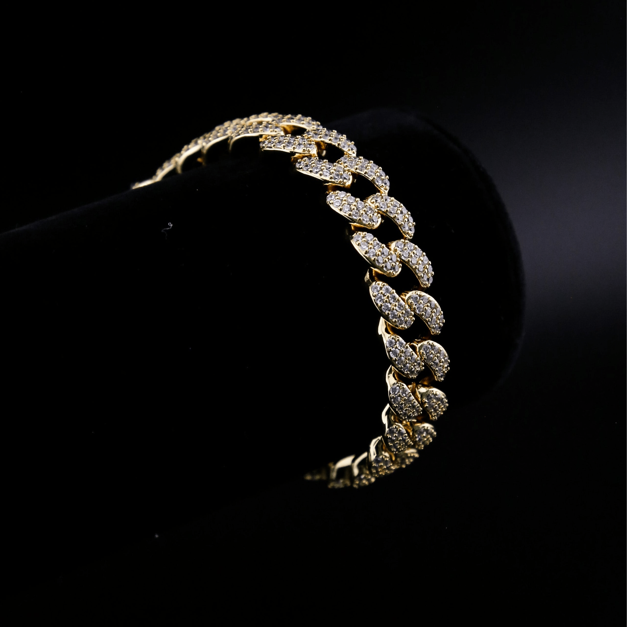 zerno Iced Cuban Link Bracelet in Gold - 12mm