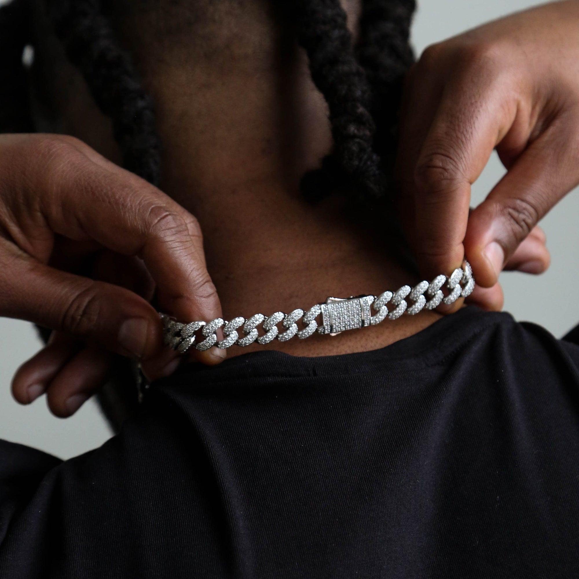zerno Iced Cuban Link Chain in White Gold - 12mm
